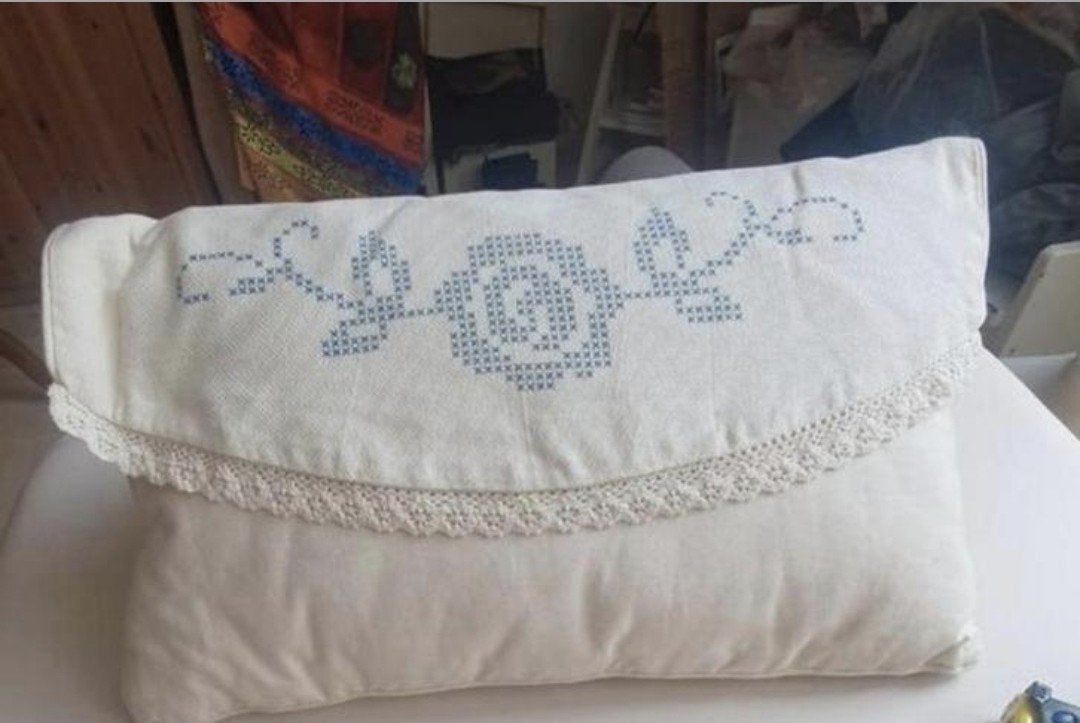 Supergave vintage romantische borduurkussens, Ophalen of Verzenden, Zo goed als nieuw, Handborduren, Patroon