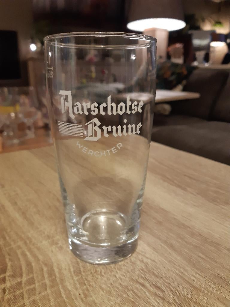 Aarschotse bruine bierglas (Z209-36), Ophalen of Verzenden, Nieuw, Glas of Glazen, Overige merken