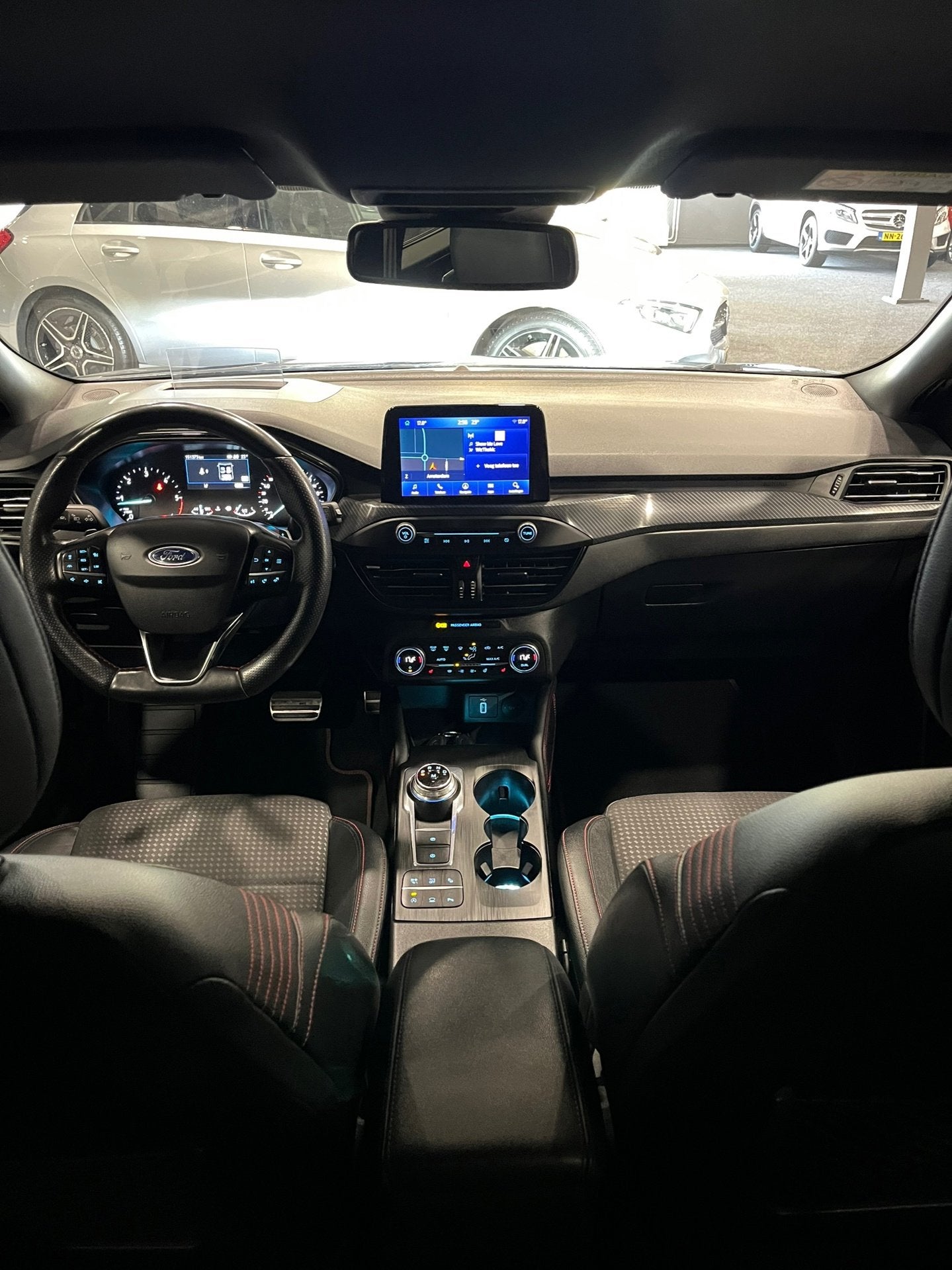 Ford Focus 1.5 EcoBlue ST Line Business AUTOMAAT NAP, Auto's, Ford, Dealer onderhouden, Gebruikt, 4 cilinders, Automatische klimaatregeling