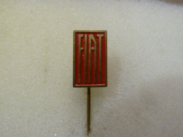 Vintage Fiat Speldje - Klassiek Auto Logo, Ophalen of Verzenden, Gebruikt, Merk, Speldje of Pin