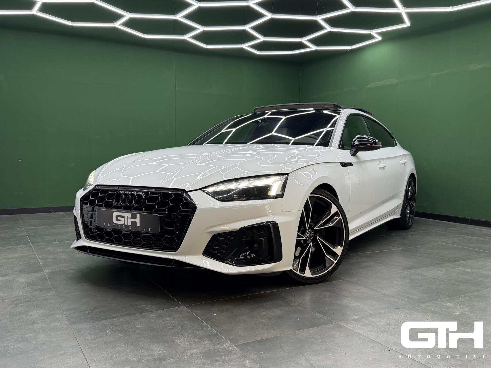 Audi A5 Sportback 35 TFSI S-Line B&O | Lane | Memory | Pano, Euro 6, 4 cilinders, Wit, Grijs