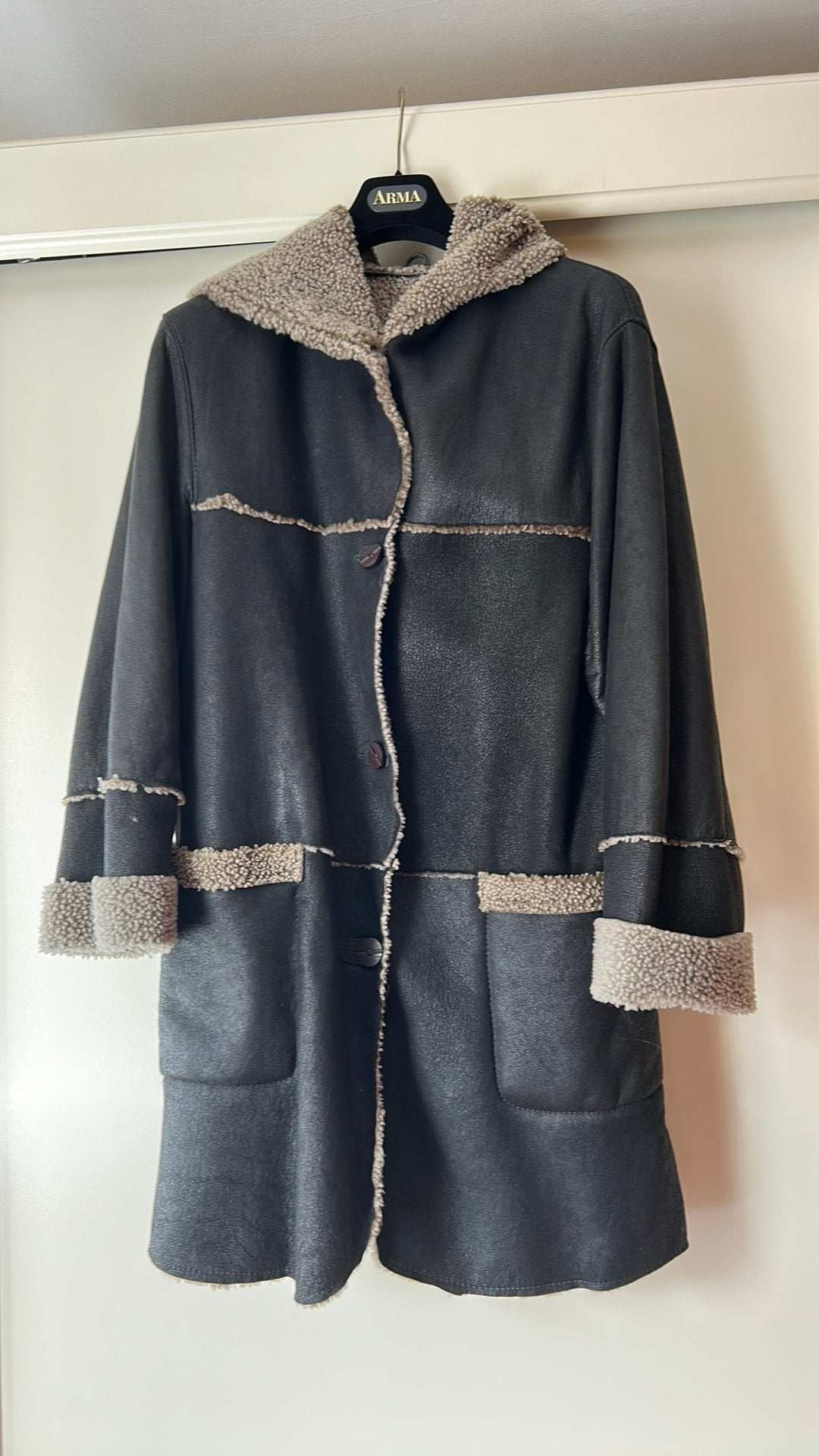 Lammy coat zwart Arma, Kleding | Dames, Ophalen, Zo goed als nieuw, Maat 36 (S), Zwart