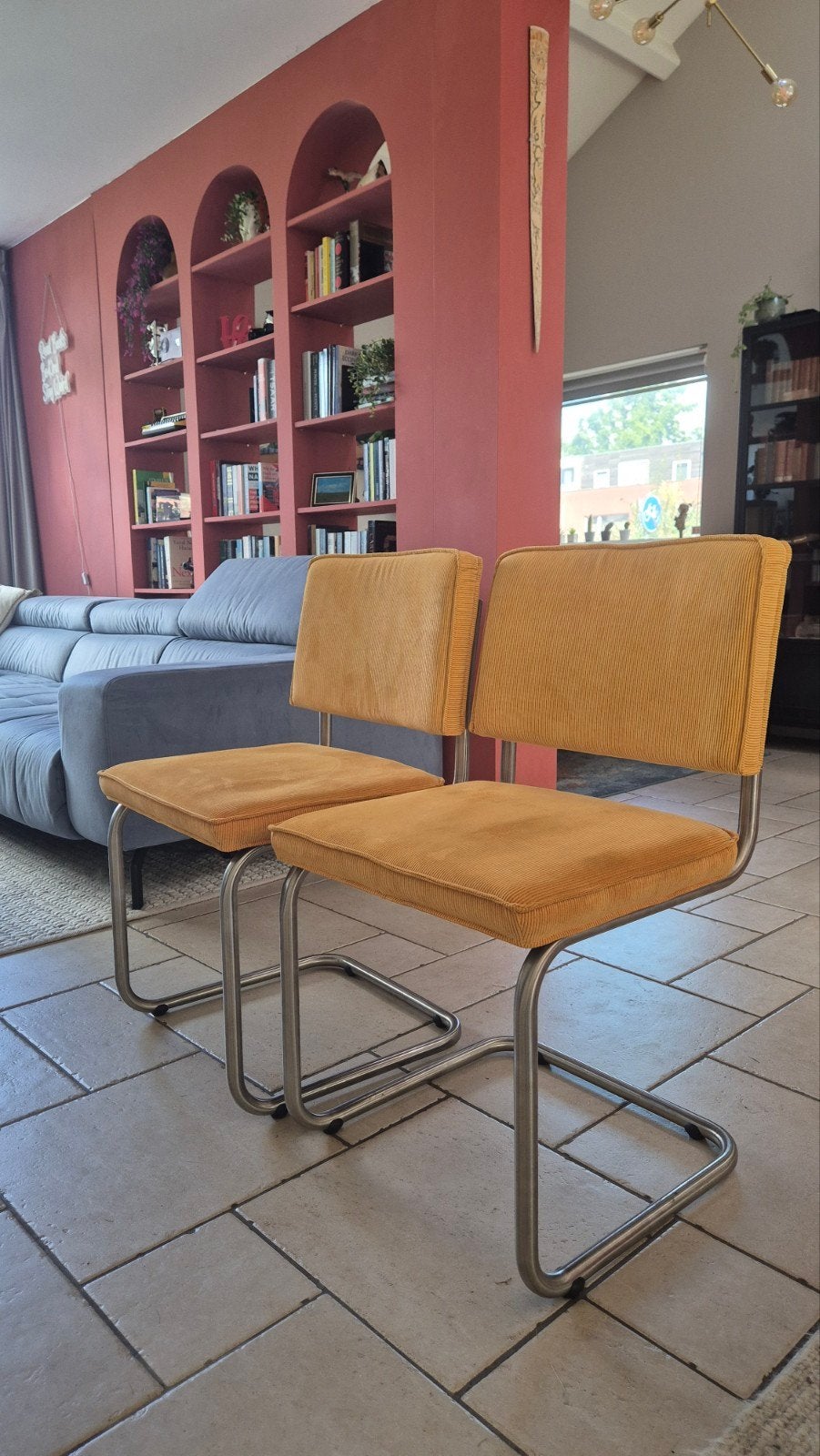 Twee Zuiver Ridge Rib Eetkamerstoelen Geel - Bijna Nieu, Huis en Inrichting, Stoelen, Ophalen, Modern, Retro, Twee, Overige kleuren