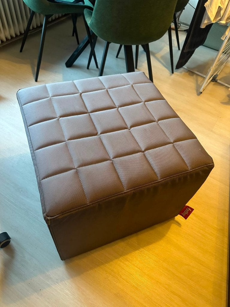 Fatboy poef 60x60, grijsbruin, weinig gebruikt, Ophalen, Zo goed als nieuw, Stof, 50 tot 75 cm