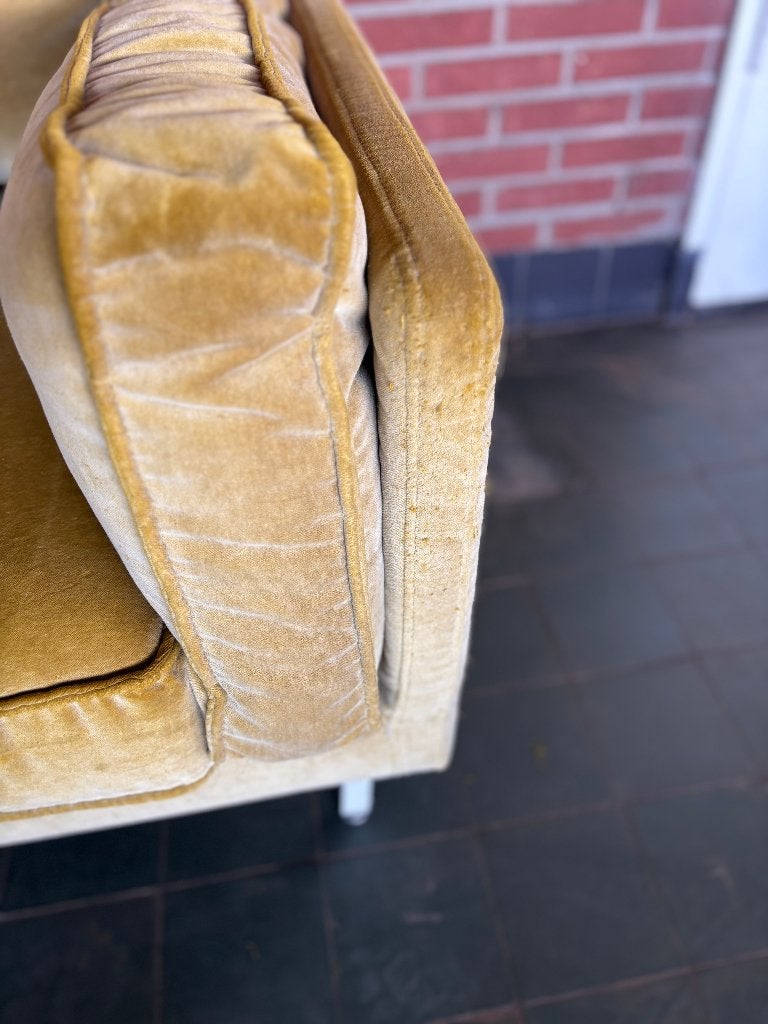 Modern 3-zits Bank Diepgeel Velvet Fluweel, Ophalen, Gebruikt, Driepersoons, 75 tot 100 cm