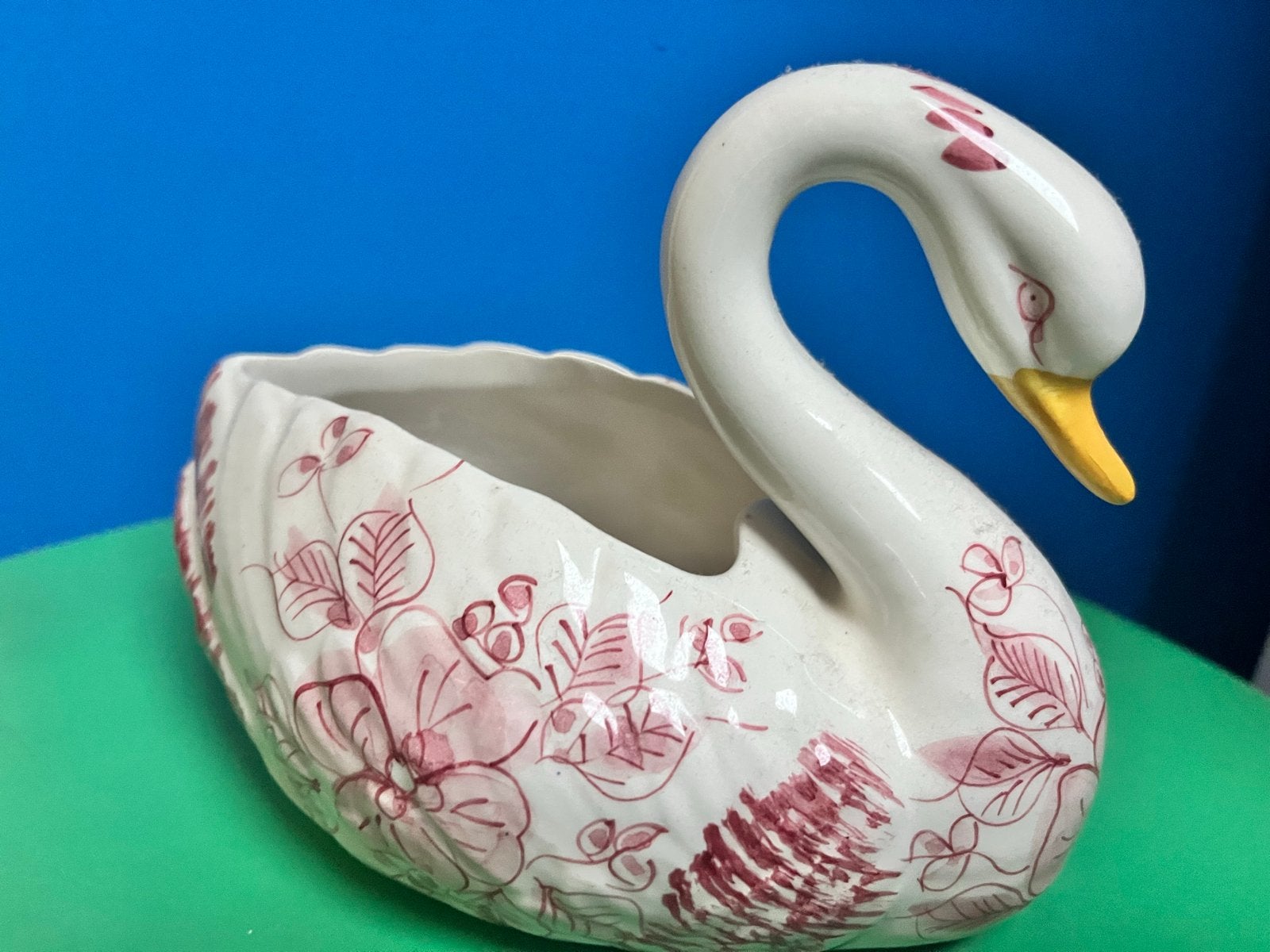 Vintage Zwaan Bloempotje - Wit met Rood handbeschilderd, Vintage, Gebruikt, Ophalen of Verzenden, Wit