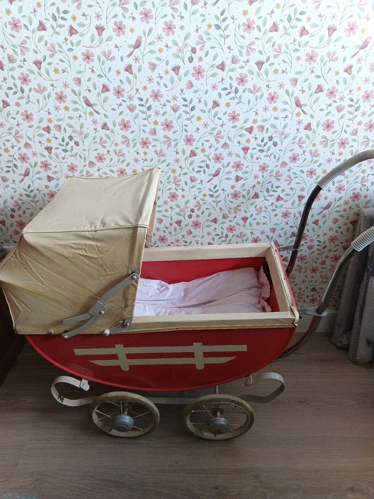 Poppenwagen uit de jaren 60, Ophalen