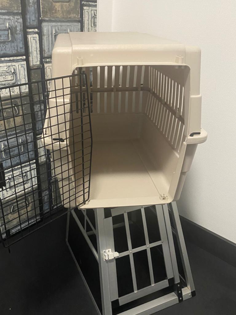 Honden bench, Ophalen, Zo goed als nieuw