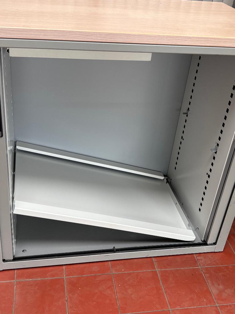 Grijze Metalen Roldeurkast met Houten Top Kantoorkast, Ophalen, Overige materialen, 50 tot 100 cm, Zo goed als nieuw