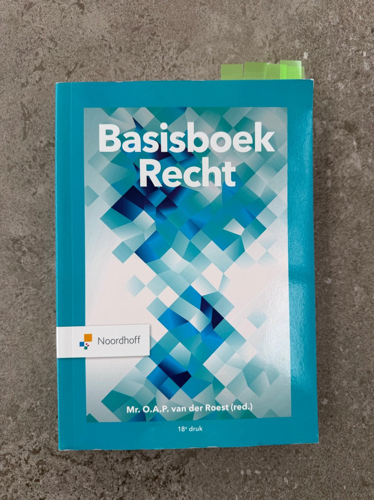 Basisboek Recht - 18e druk - Mr. O.A.P. van der Roest (red.), Ophalen of Verzenden, Gamma, Zo goed als nieuw, HBO