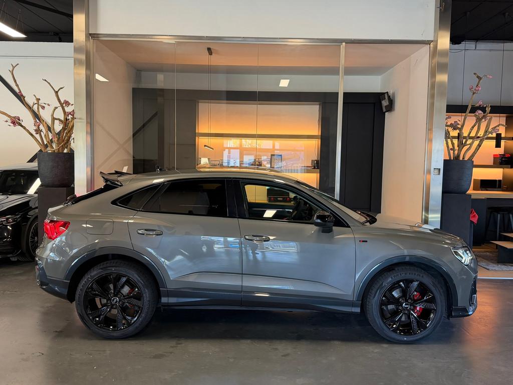 Audi Q3 Sportback 35 TFSI S Line Edition RS Design Sfeerverl, 15 km/l, Zwart, 4 cilinders, 150 pk
