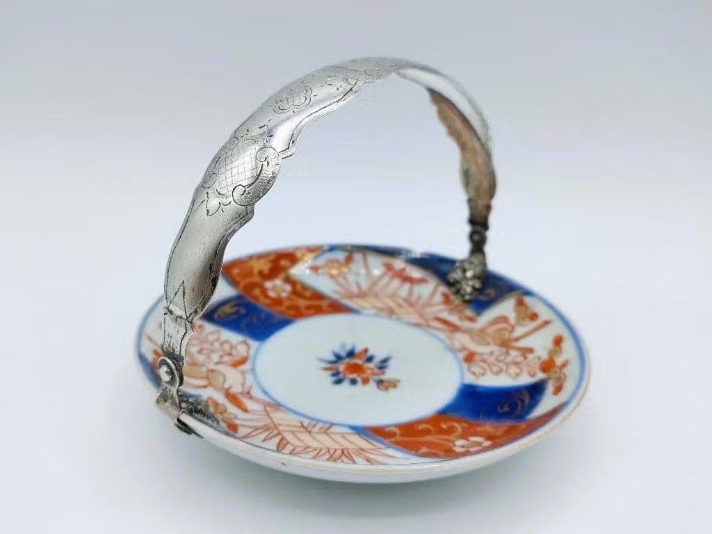 Imarischaaltje met zilveren hengsel, W. Husselman, Deventer,, Antiek en Kunst, Verzenden, Zilver