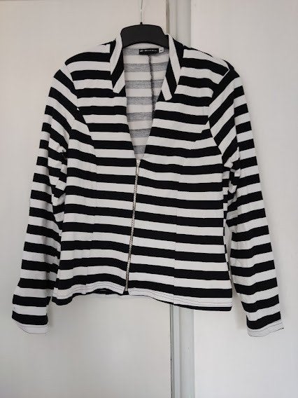 2-Bizzy zwart / wit gestreepte dames blazer met rits, Kleding | Dames, 2-Bizzy, Overige kleuren, Maat 42/44 (L), Ophalen of Verzenden