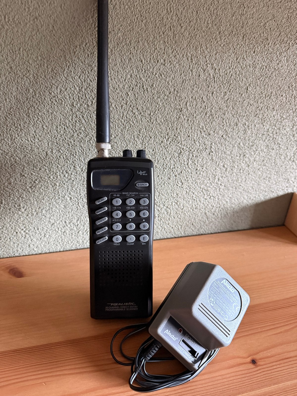 Realistic 20-kanaals scanner met lader, Ophalen, Gebruikt, Minder dan 30 kanalen, Draagbaar
