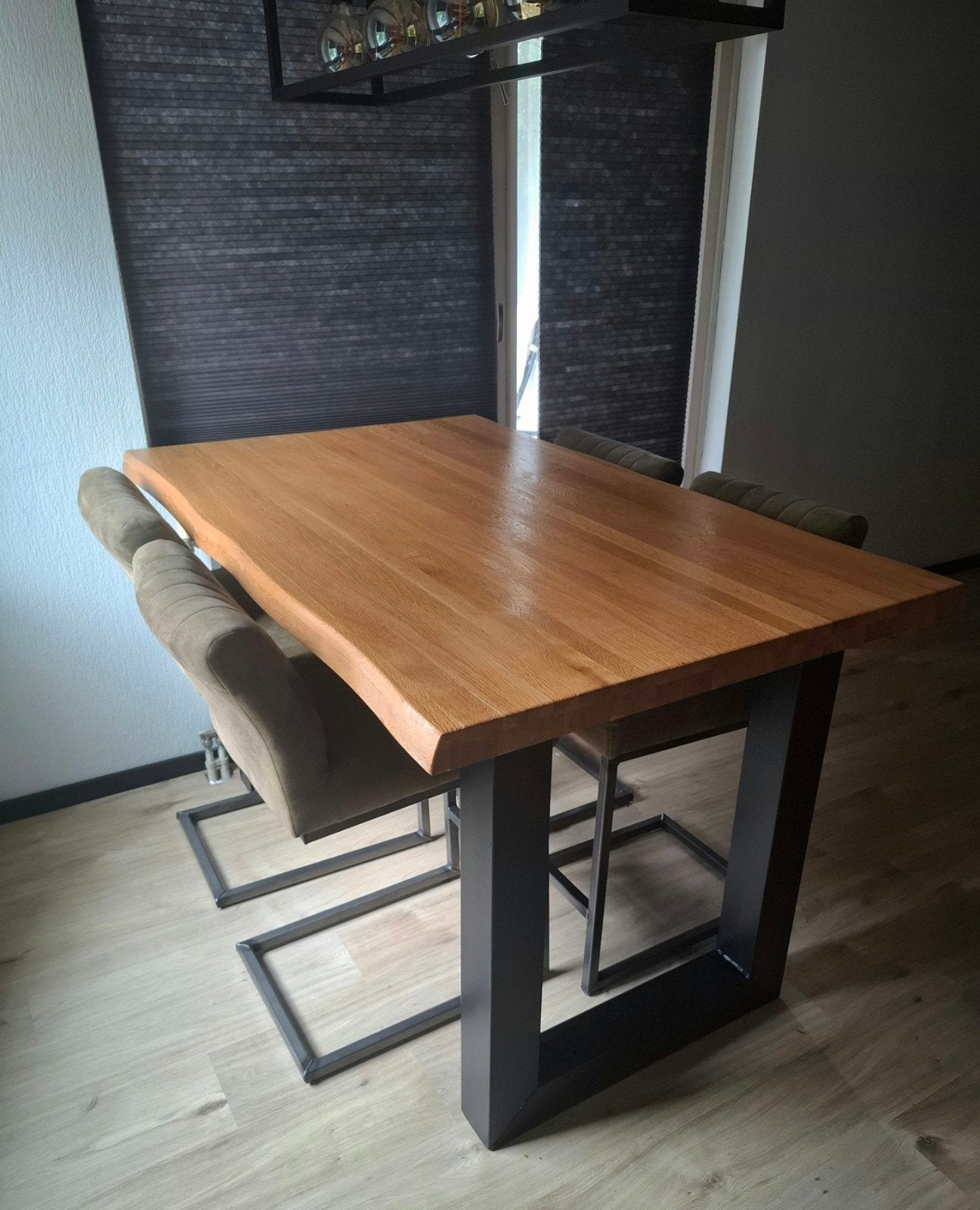 Haco boomstam bar eettafel met 4 luxe barkrukken, Huis en Inrichting, Tafels | Eettafels, Ophalen