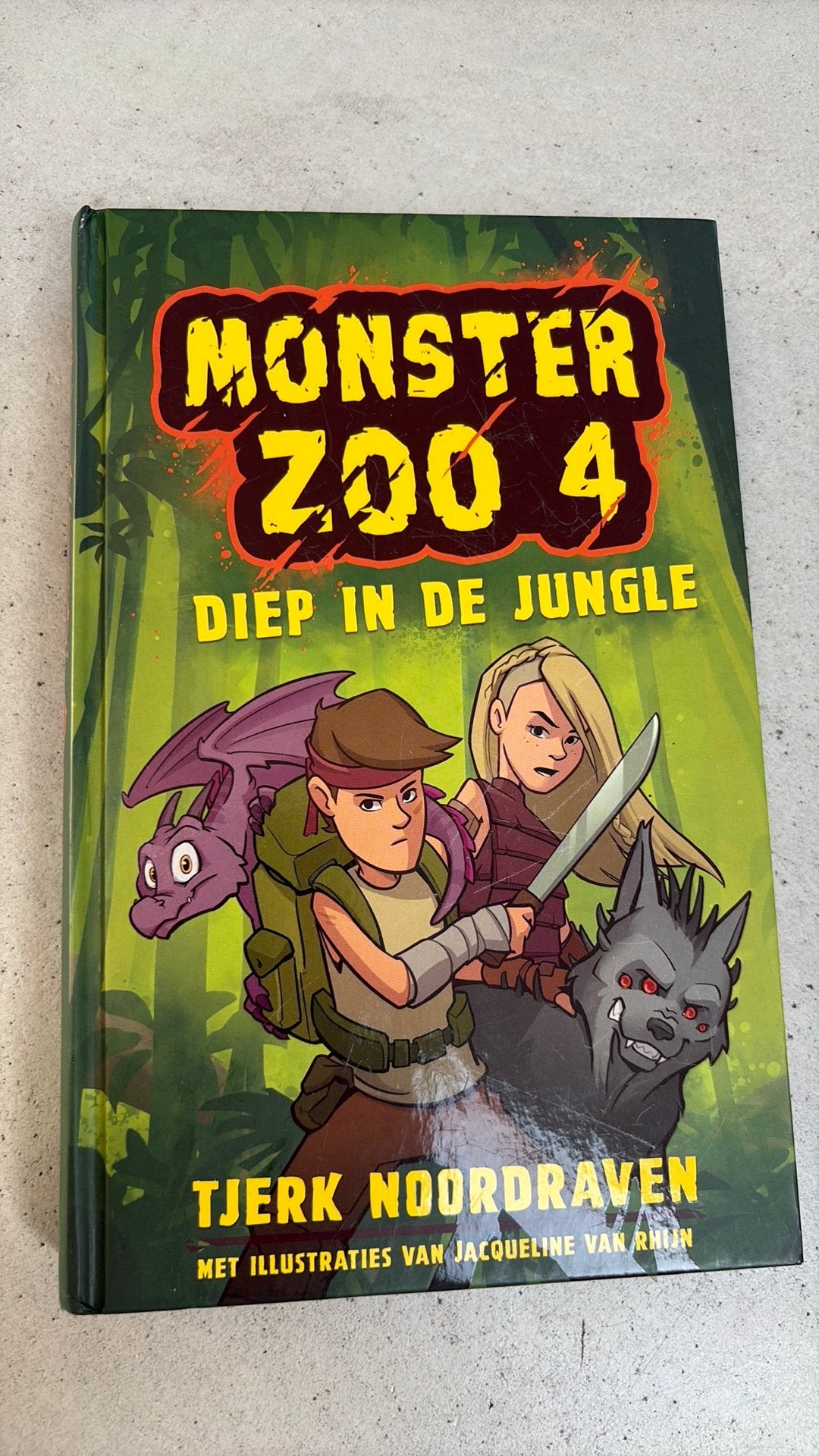 Monster Zoo 4 diep in de jungle, Boeken, Ophalen of Verzenden, Zo goed als nieuw, Fictie