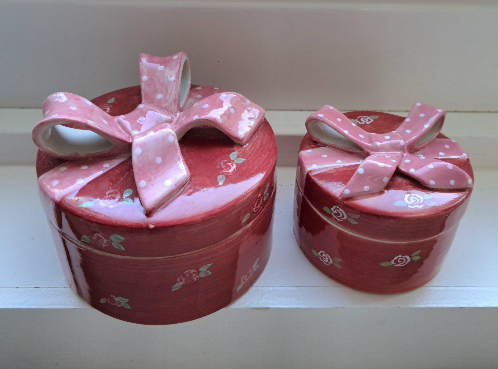 Decoratieve Aardewerk Doosjes met Strik en Roosjes, Vintage, Gebruikt, Roze, Ophalen of Verzenden