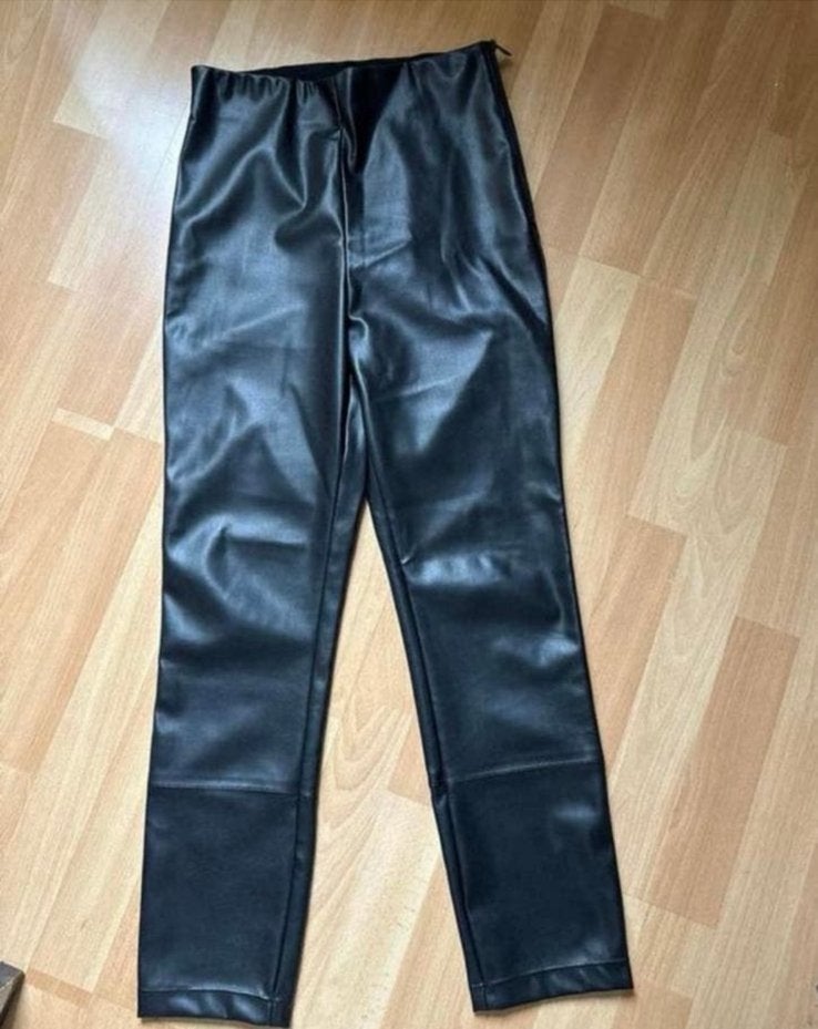 Nikkie zwarte vegan leather broek mt 36 NIEUW, Zwart, Nieuw, Ophalen of Verzenden, Maat 36 (S)