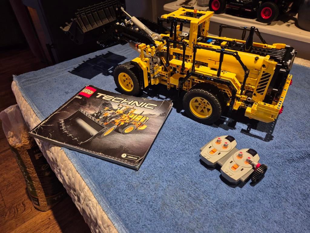 Technic lego Wiellader 42030, Lego, Compleet, Ophalen of Verzenden, Zo goed als nieuw