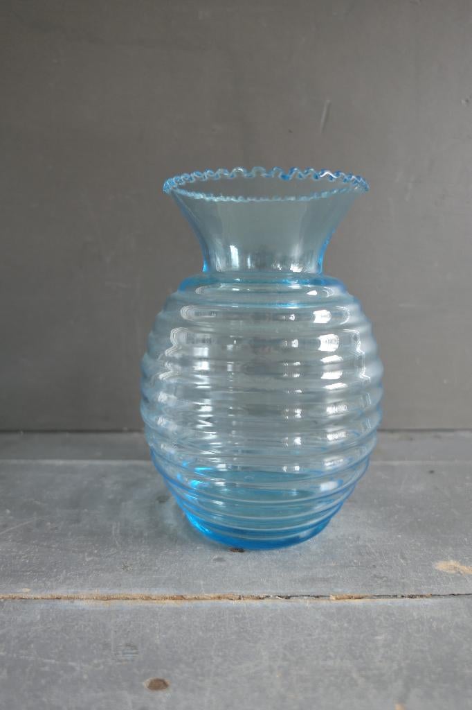 Art Deco Verreries Doyen turquoise transparant glazen vaas, Verzenden