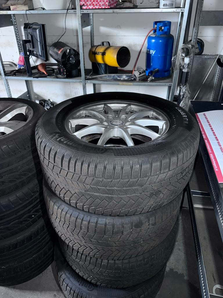 Continental winterbanden met velgen 275/55 R17, Ophalen of Verzenden, Zo goed als nieuw