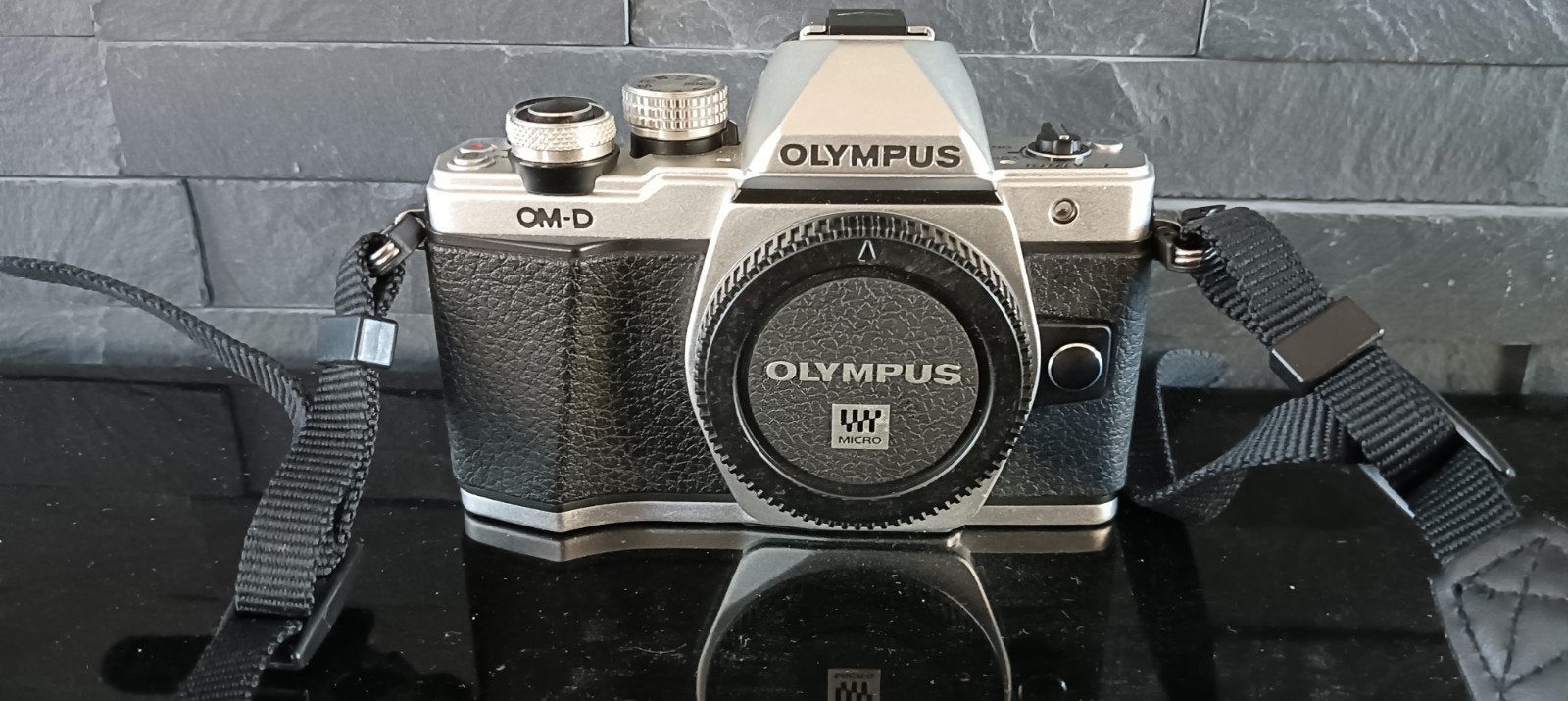 Olympus OM-D E-M10 Mark II Systeemcamera met 3 lenzen, Audio, Tv en Foto, Gebruikt, Ophalen of Verzenden, Olympus, Oplader