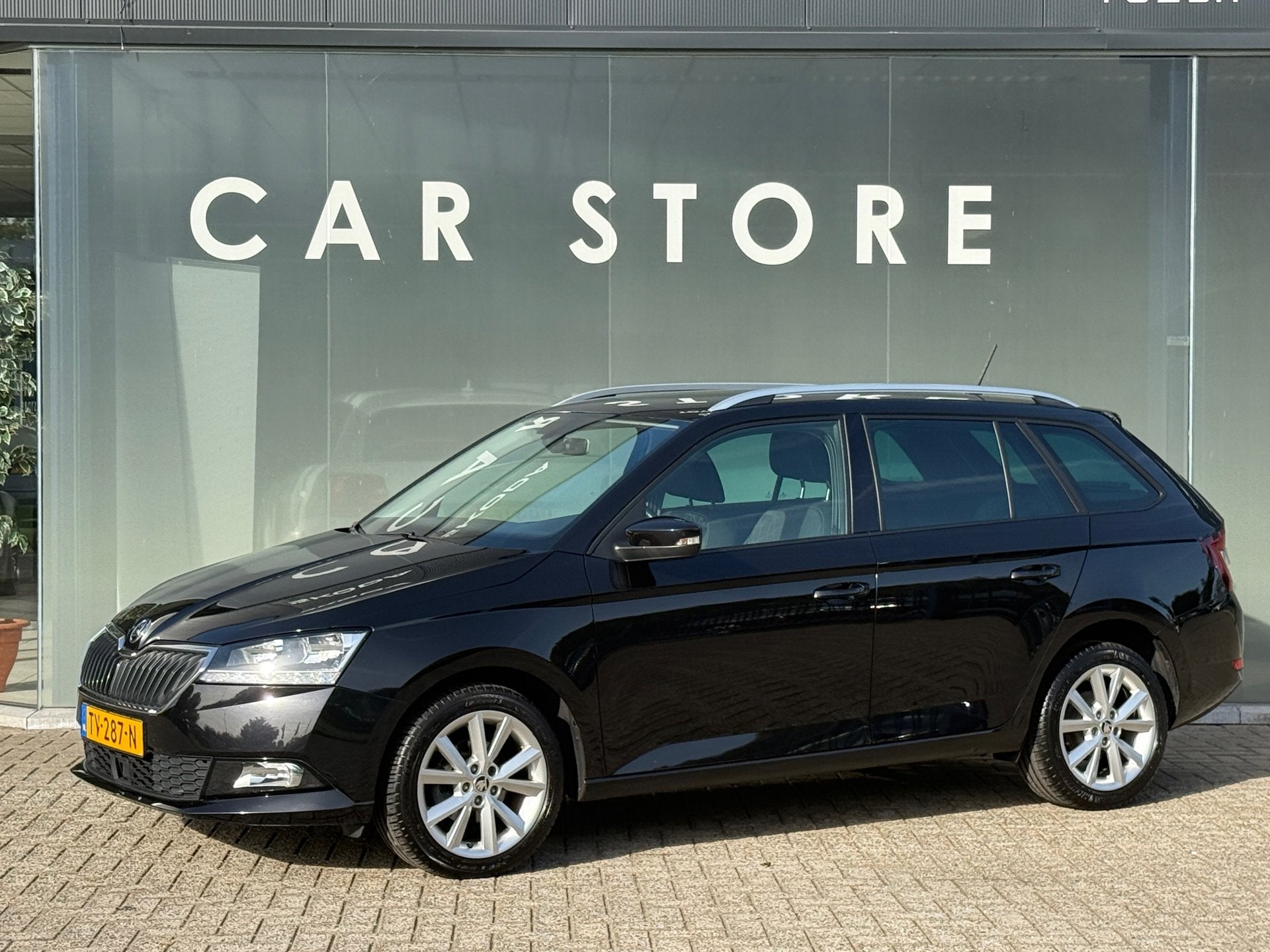 Skoda Fabia Combi 1.0 TSI 95PK Clever Navi|Carplay|PDC|16 In, Auto's, Voorwielaandrijving, Dealer onderhouden, Stof, Gebruikt