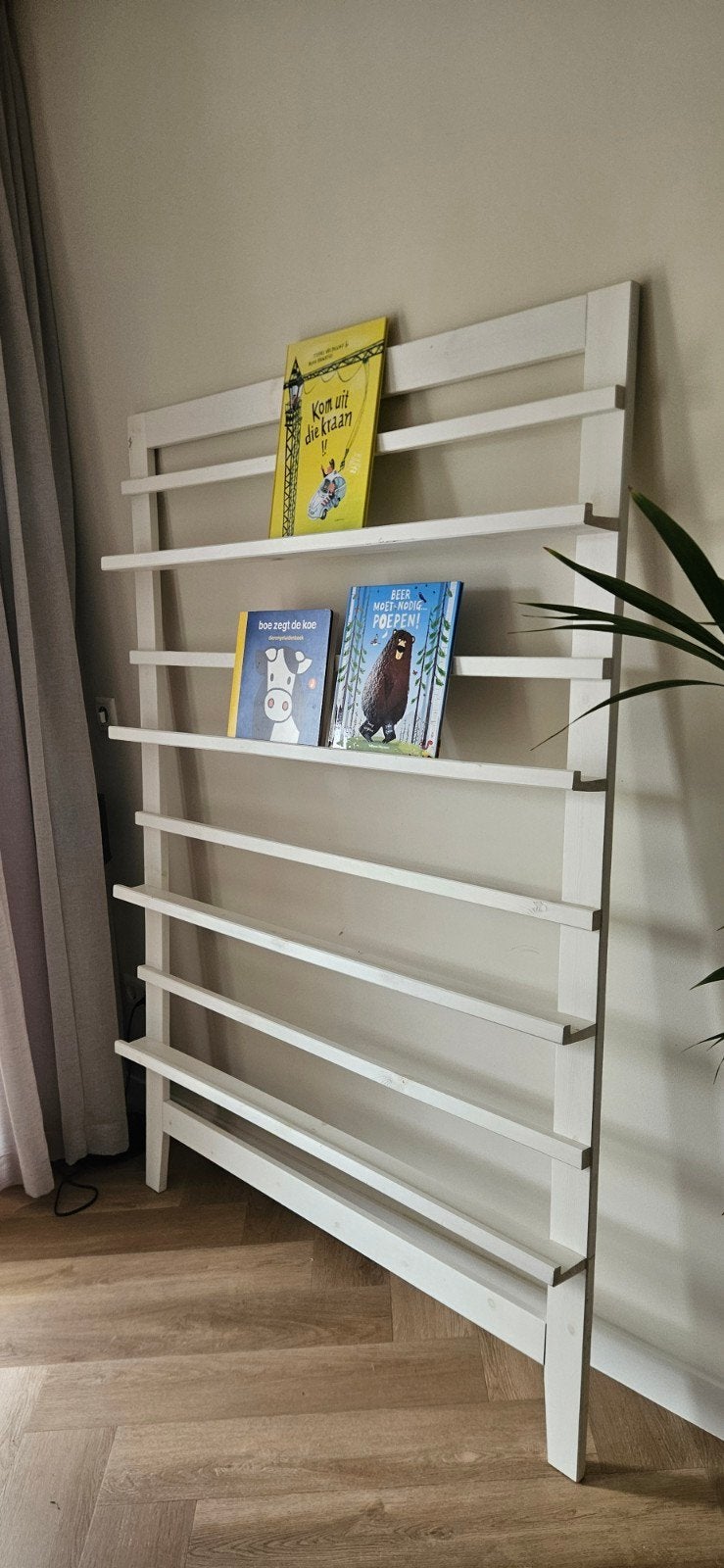 Wit kinderboekenplank / boekenrek