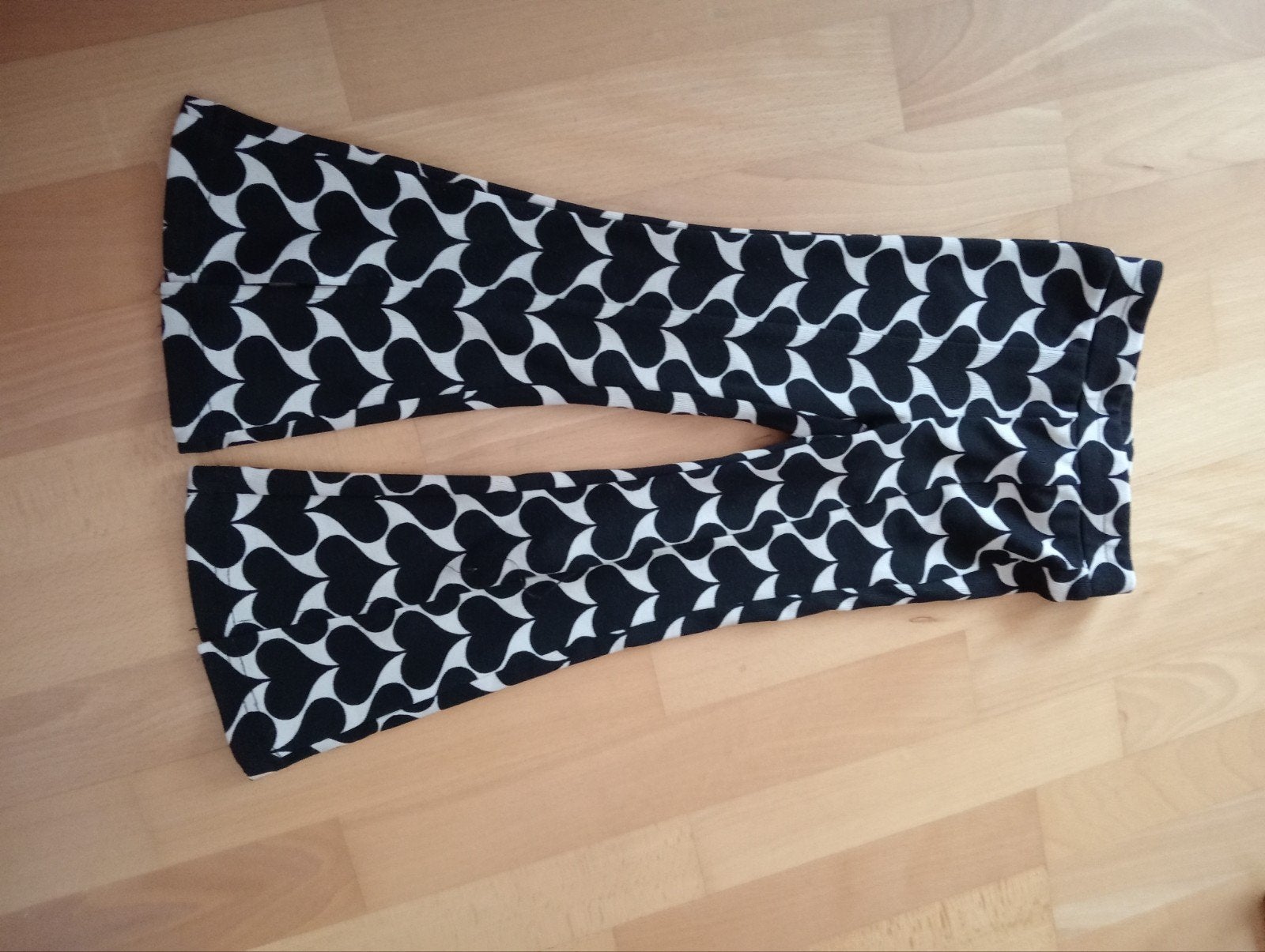 Zwart-witte legging maat 98/104 flared, Legging, Zwart, Overige maten, Ophalen of Verzenden