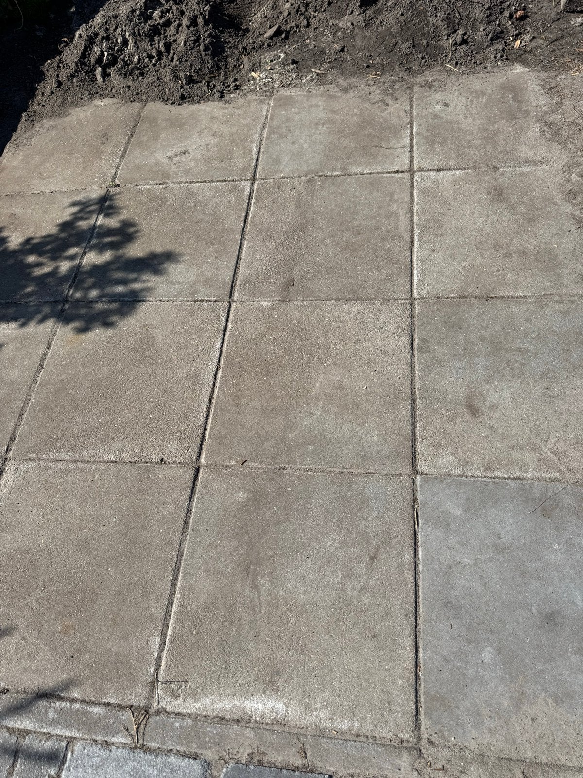 Gratis!! Gebruikte betonnen terrastegels 50x50, 16stuks, Tuin en Terras, Tegels en Klinkers, Ophalen, Gebruikt, Minder dan 5 m²