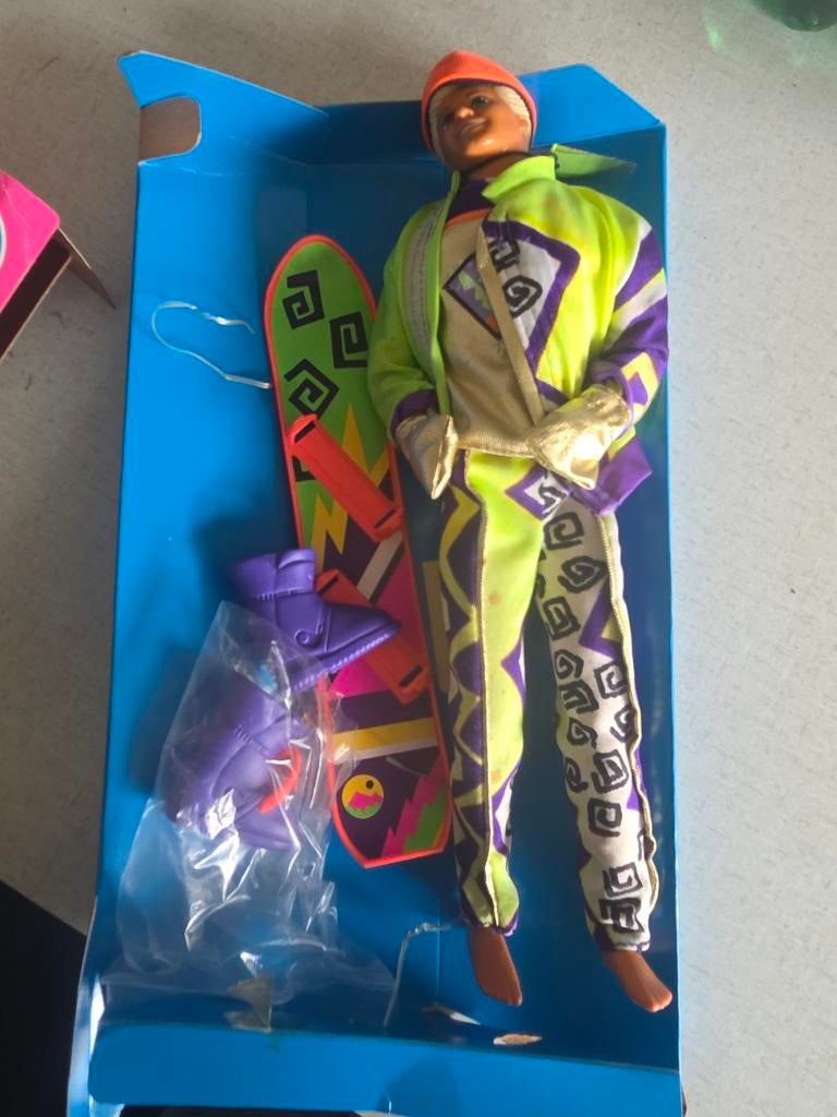 Vintage Ken pop met snowboard en kleding, Ophalen of Verzenden