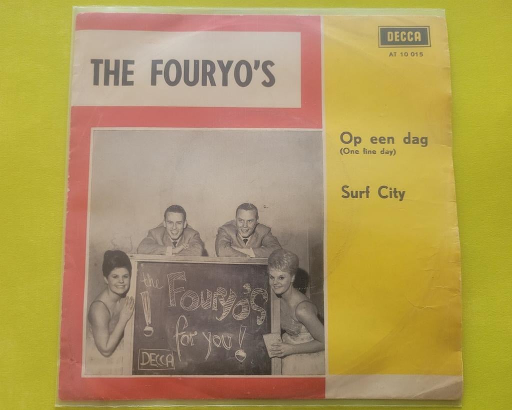 The Fouryo's ' - Op een dag(one fine day)- Surf City (ned), Ophalen, Zo goed als nieuw, Overige formaten, Levenslied of Smartlap