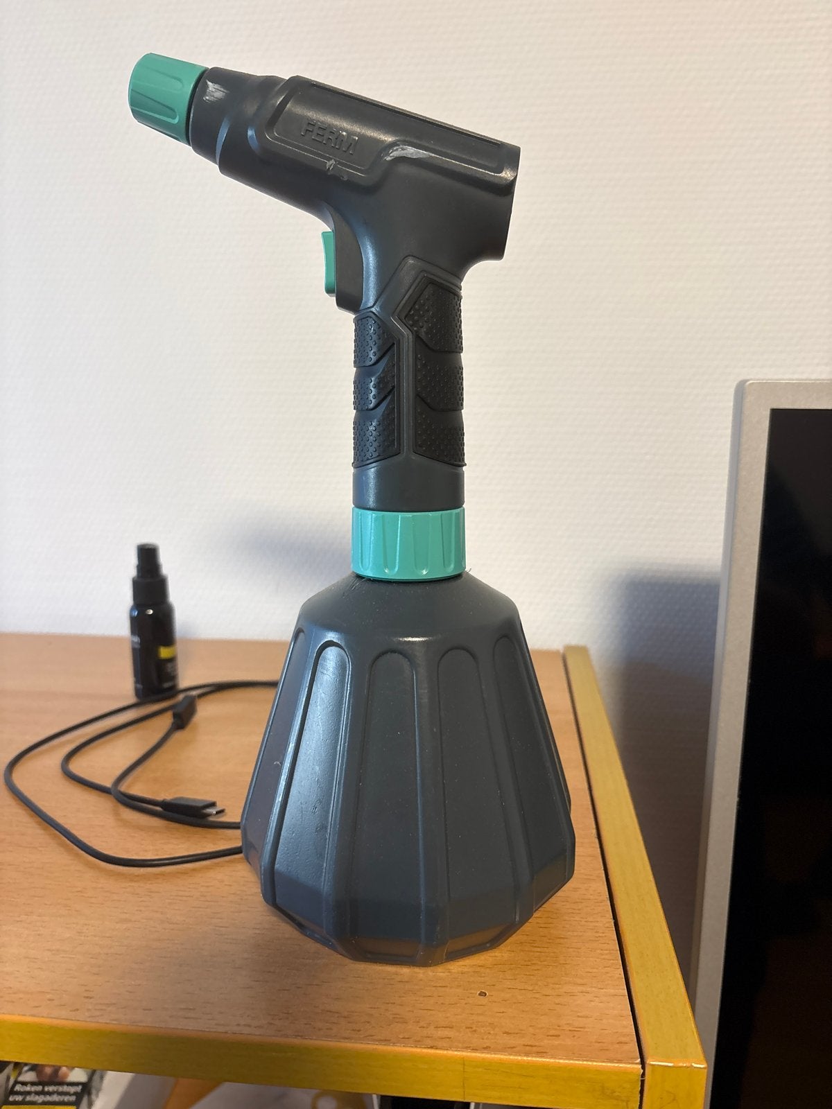FERM Accu Drukspuit / Plantenspuit, Ophalen of Verzenden, Zo goed als nieuw, Handsproeier