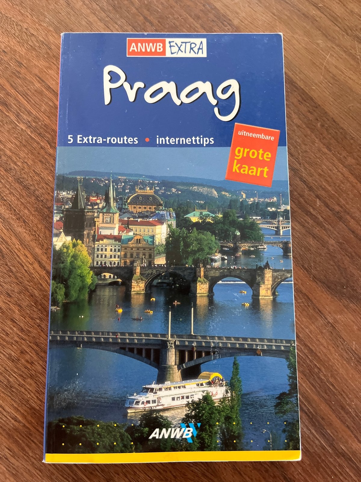 ANWB Extra Praag Reisgids met uitneembare kaart, Europa, Ophalen of Verzenden, Zo goed als nieuw, Reisgids of -boek