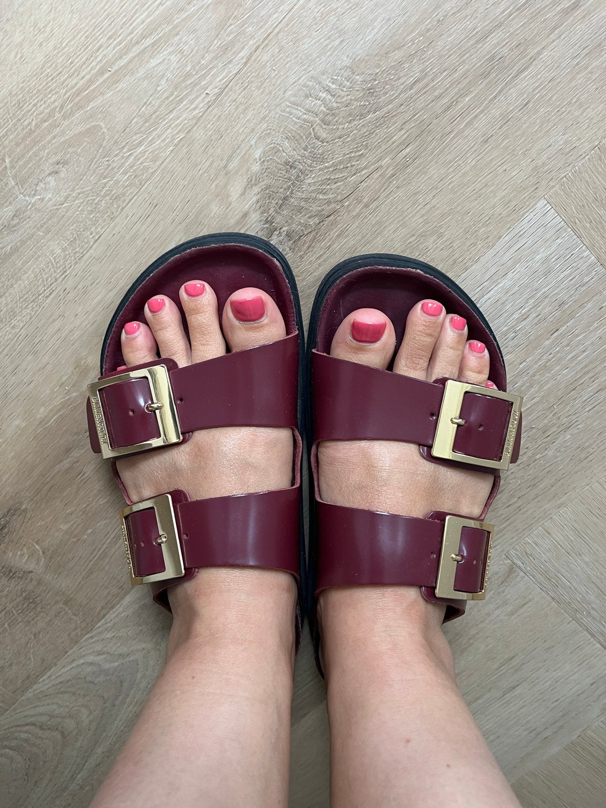 Birkenstock Arizona in 38 Lakleer Sandalen - Burgundy, Kleding | Dames, Ophalen of Verzenden, Zo goed als nieuw, Rood, Sandalen of Muiltjes