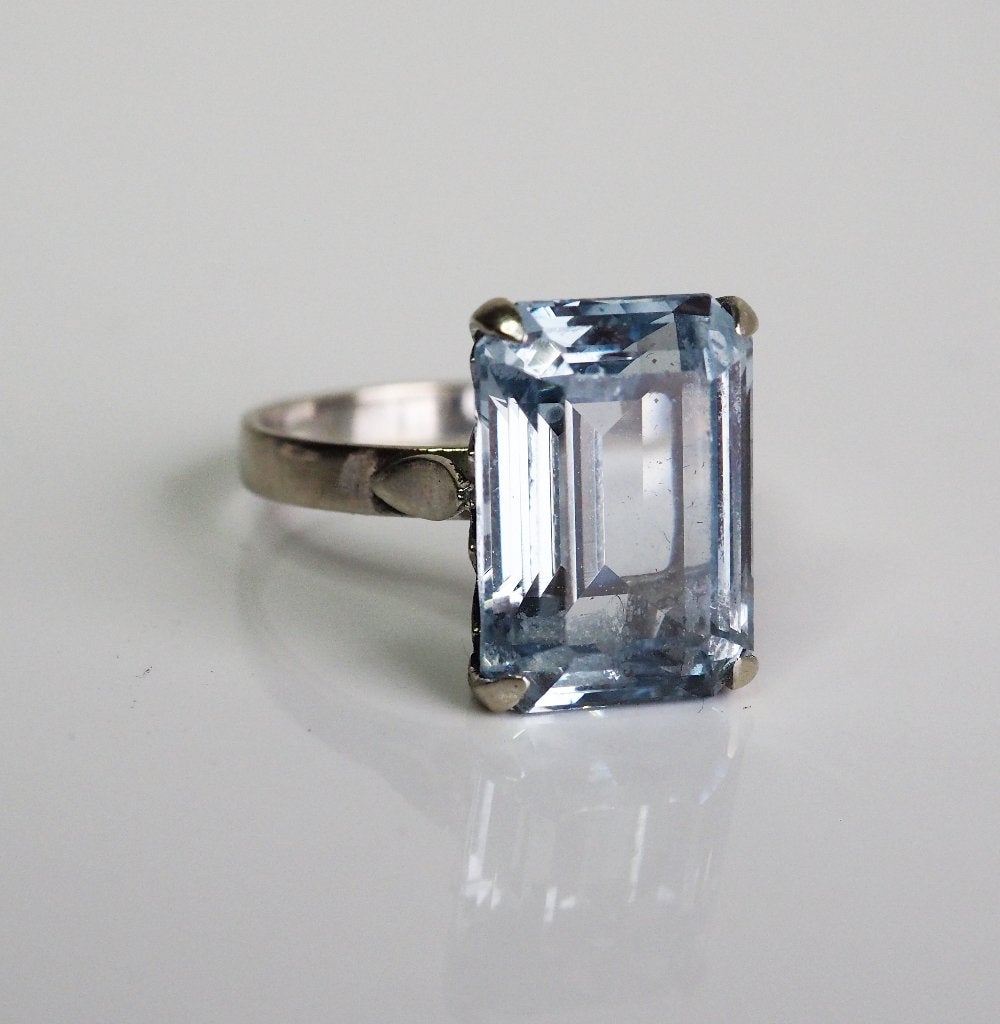 18 krt witgouden ring met zeer grote aquamarijn, 18 tot 19, ., Ophalen of Verzenden, Zo goed als nieuw