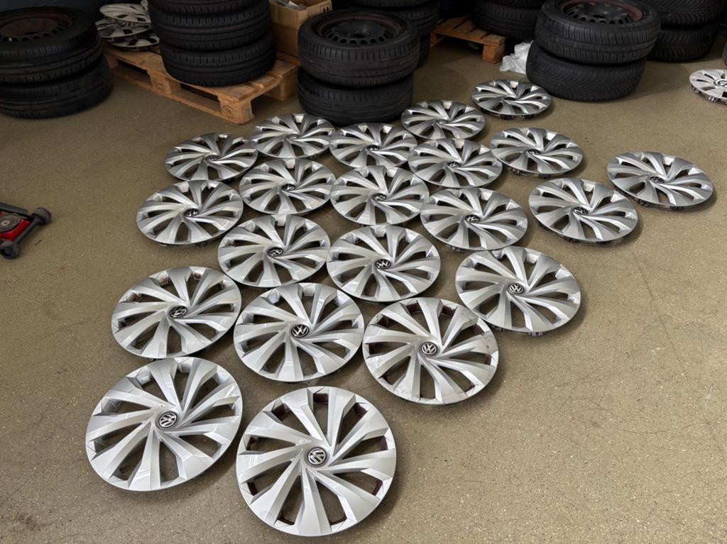 Schade vrije volkswagen polo wieldoppen, Auto diversen, Wieldoppen, Ophalen, Gebruikt