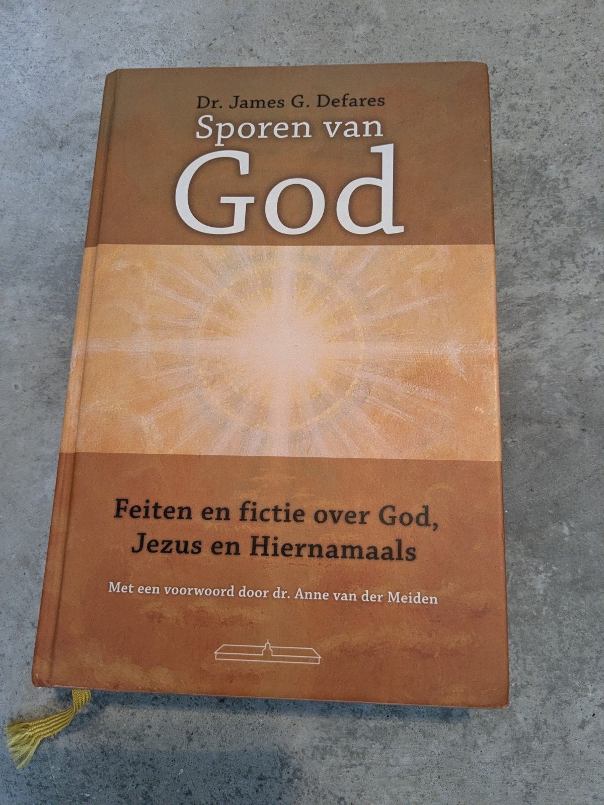 J.G. Defares - Sporen van God, Ophalen of Verzenden, Zo goed als nieuw, J.G. Defares