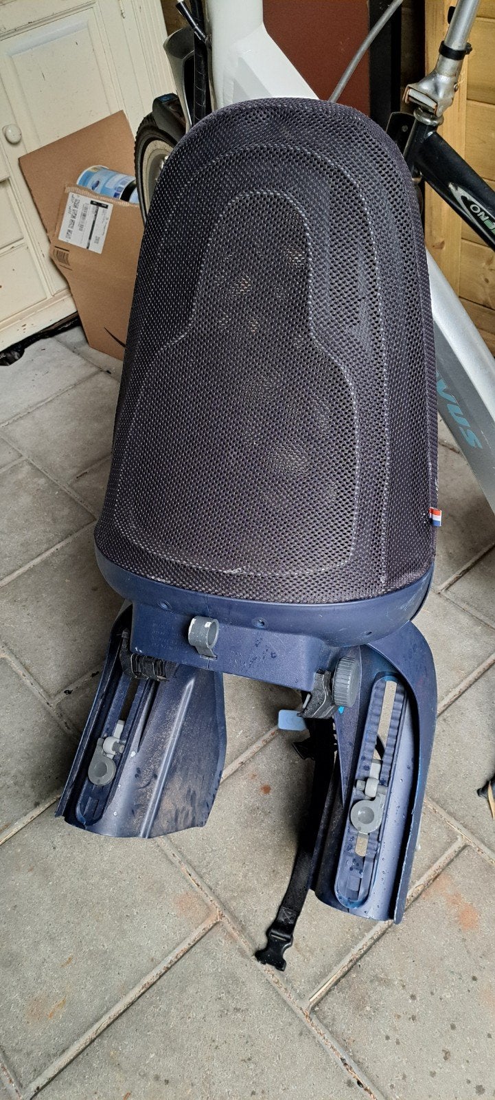 Gebruikt fietsstoeltje voor achterop, met voetsteuntjes, Ophalen, Gebruikt, Achterzitje, Voetsteuntjes