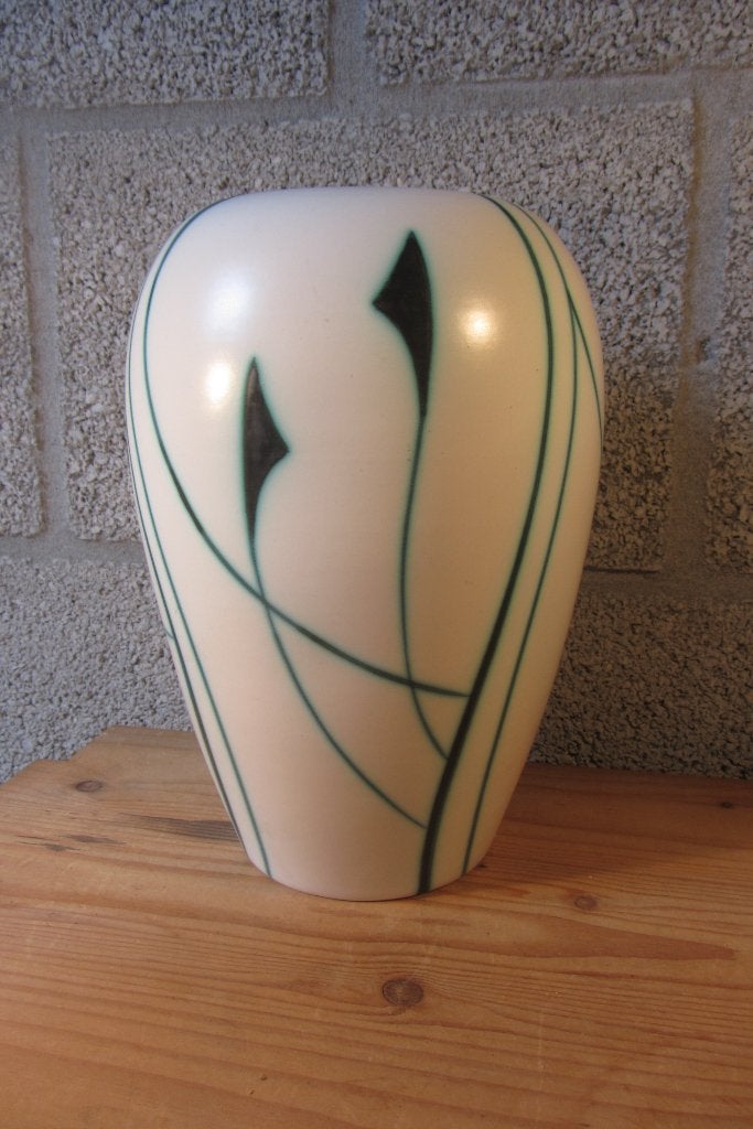 Vaas (plateel) van Flora, Gouda, Ophalen of Verzenden