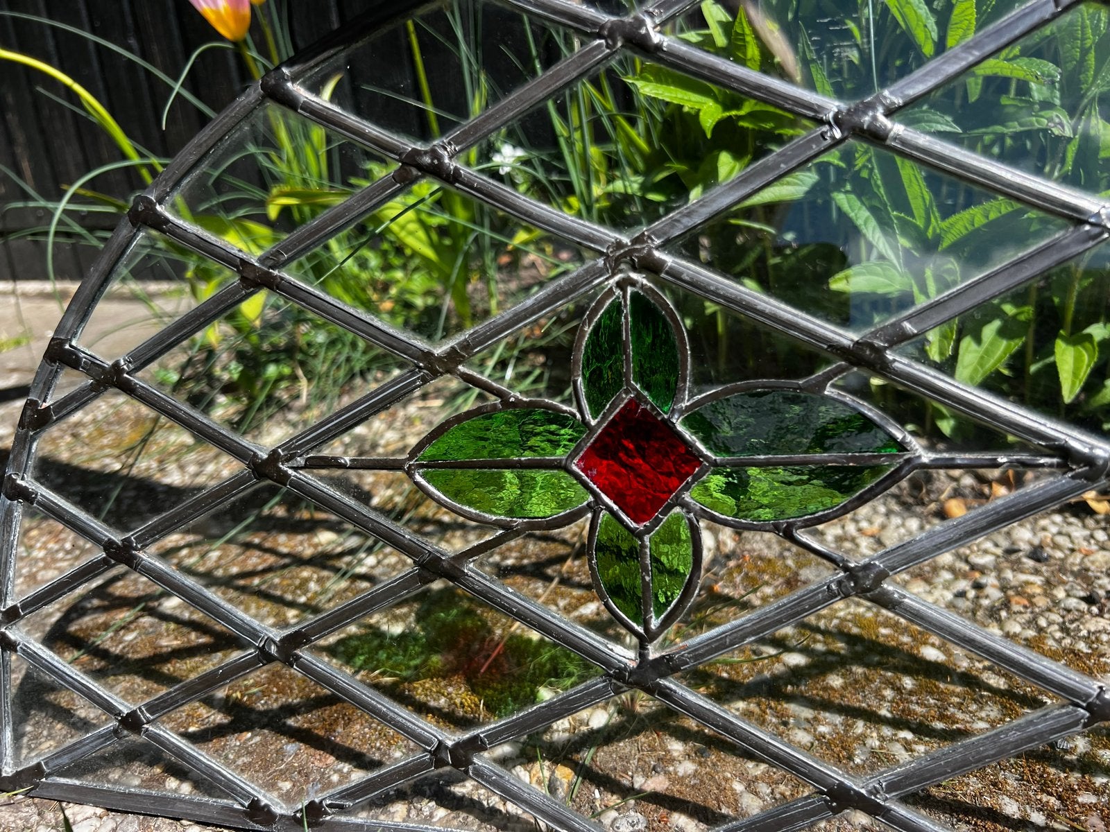 Halfrond glas in lood raam - boerderij/landelijk groen rood, Doe-het-zelf en Verbouw, Gevelraam of Ruit, Gebruikt, Ophalen of Verzenden