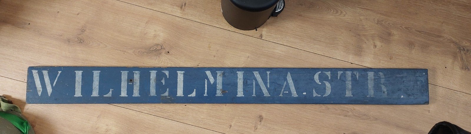 straatbord Wilhelminastraat, Ophalen, Nederland, Embleem of Badge