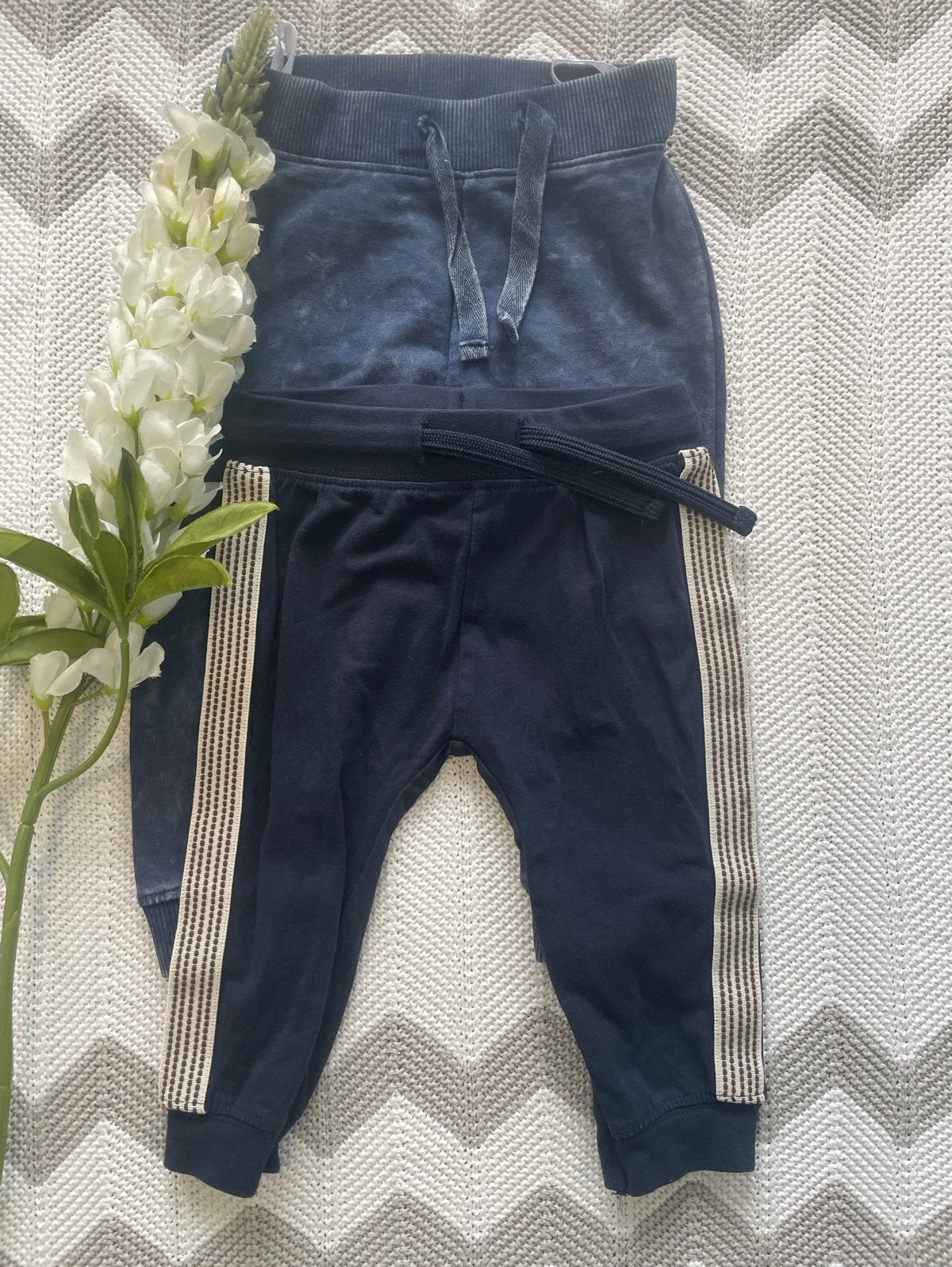 NIEUW, set van 2 joggingbroekjes, Wibra en Zeeman, maatje 68, Ophalen of Verzenden, Nieuw, Jongetje, Broekje