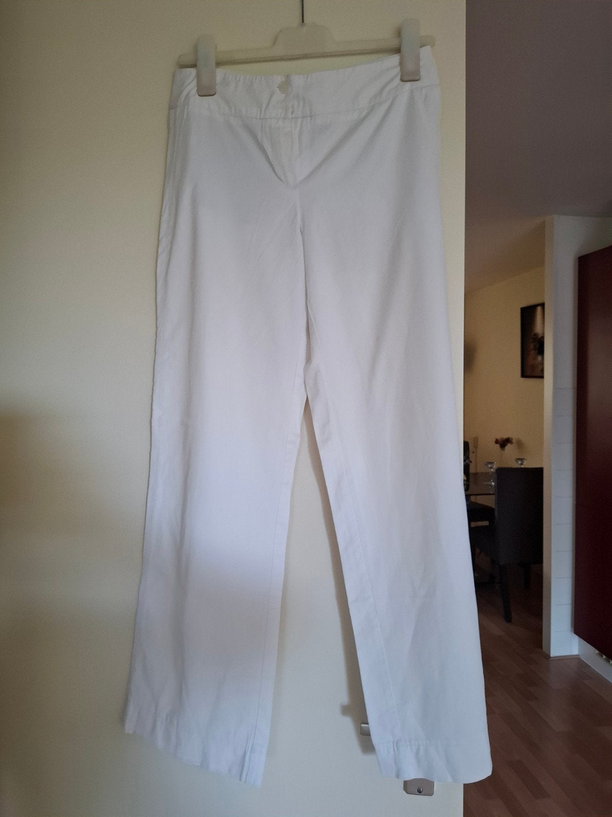 Witte broek maat 36 2 euro in amsterdam wil ik het brengen, Wit, Ophalen of Verzenden, Zo goed als nieuw, Maat 36 (S)