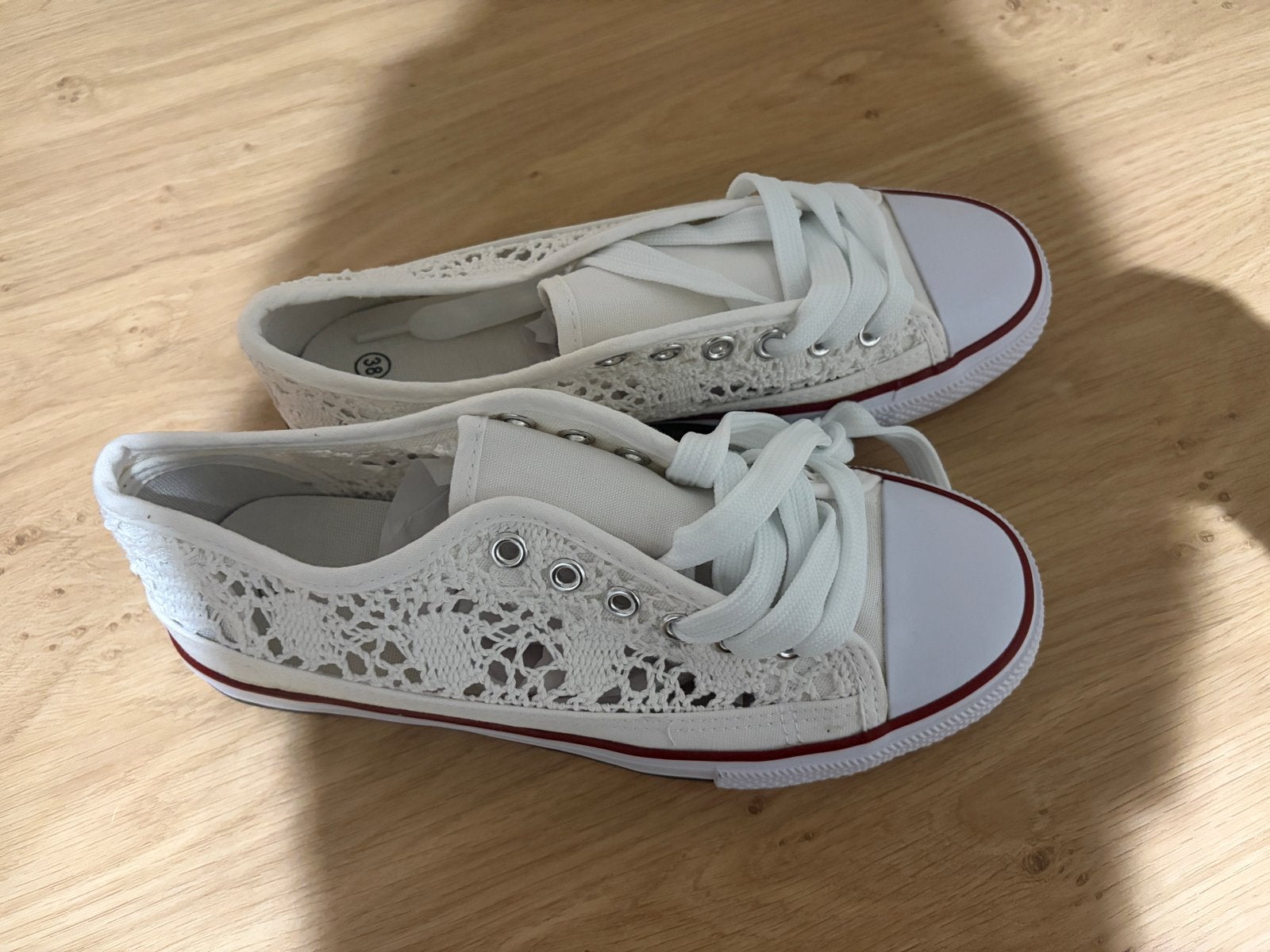 NIEUW  Witte Kanten Sneakers / Macramé Gympen • Maat 38, Ophalen of Verzenden, Nieuw, Wit, Sneakers of Gympen