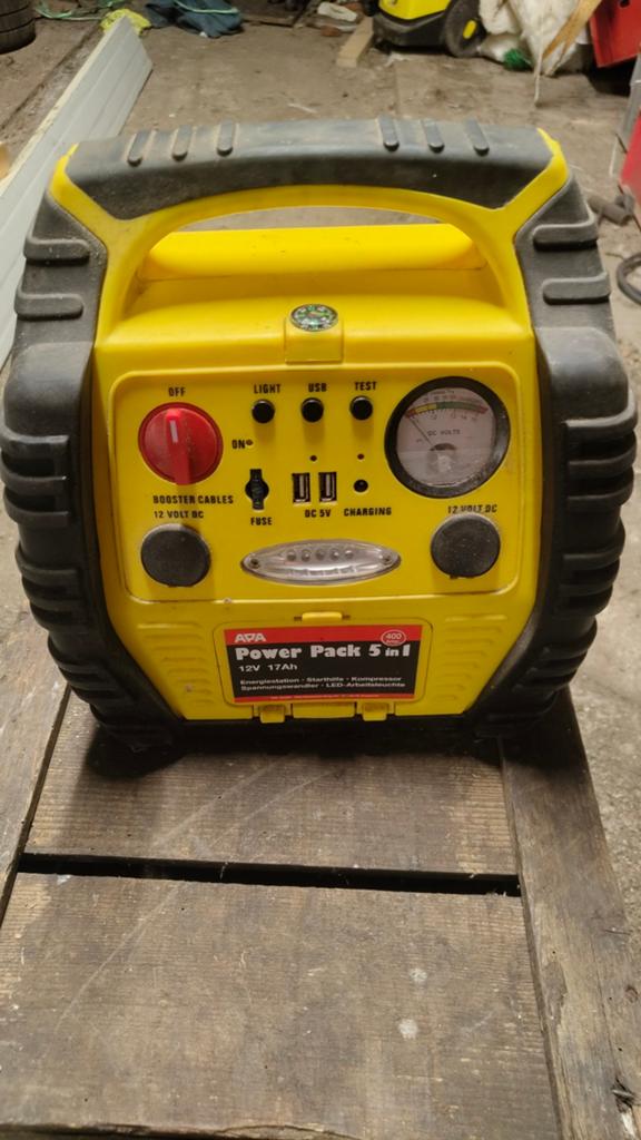 Start booster / jump starter (moet nieuw accu'tje in), Auto diversen, Jumpstarters, Ophalen of Verzenden
