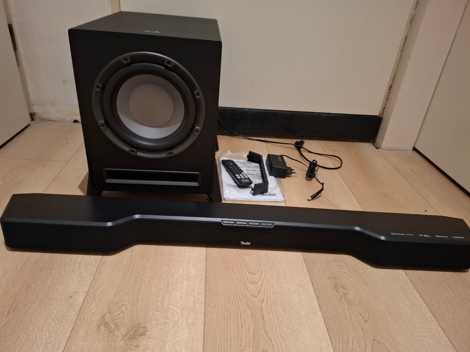 Te koop Teufel CINEBAR DUETT Power Edition "2.1-Set"
Power C, Ophalen, Bluetooth, Zo goed als nieuw