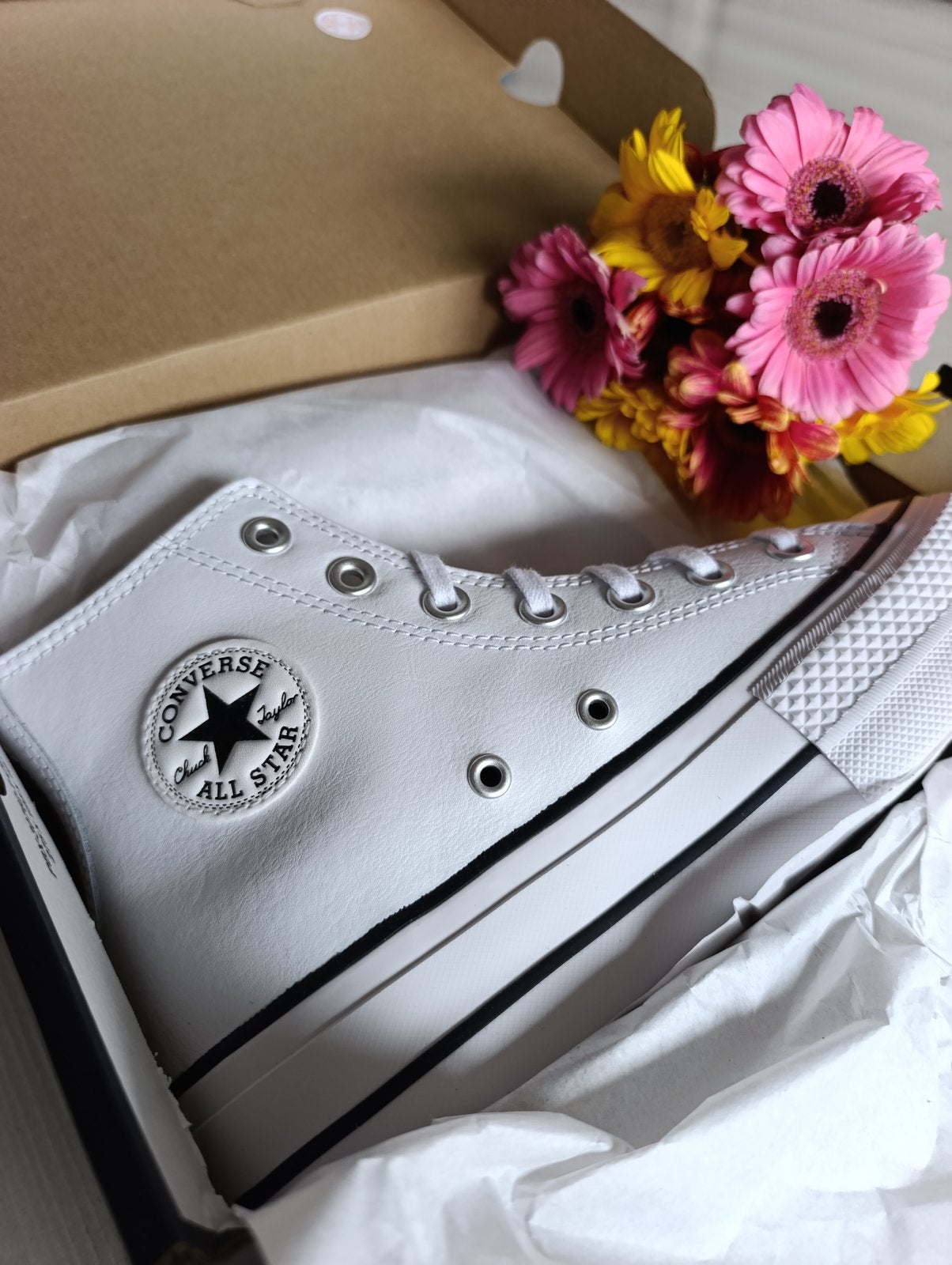 Leather White Converse, Wit, Nieuw, Ophalen of Verzenden, Sneakers of Gympen
