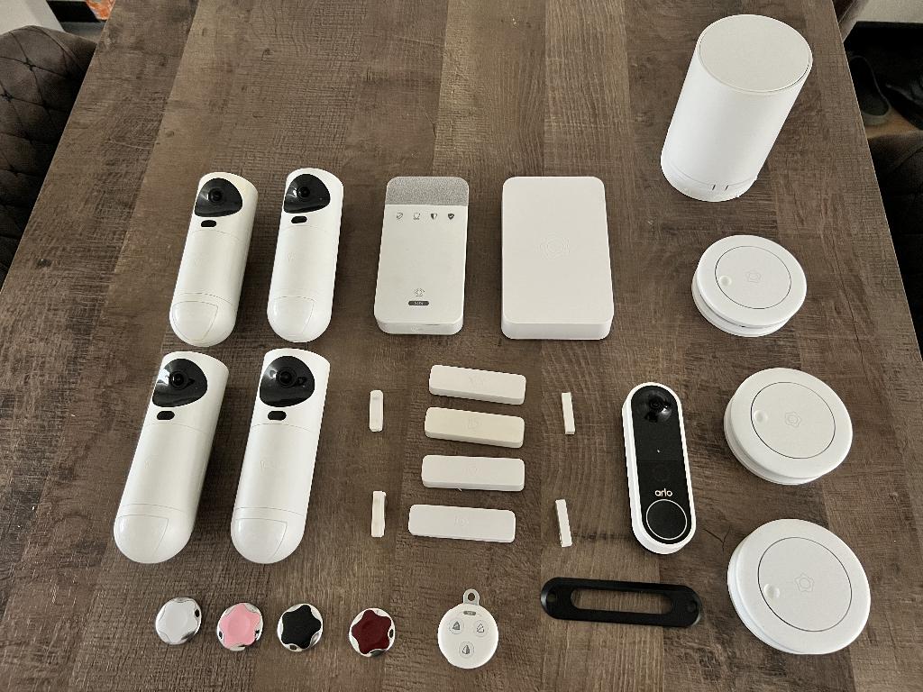compleet verisure home alarm, rookpot, deurbel, keypad, cams, Gebruikt, Ophalen of Verzenden, Compleet systeem, Draadloos