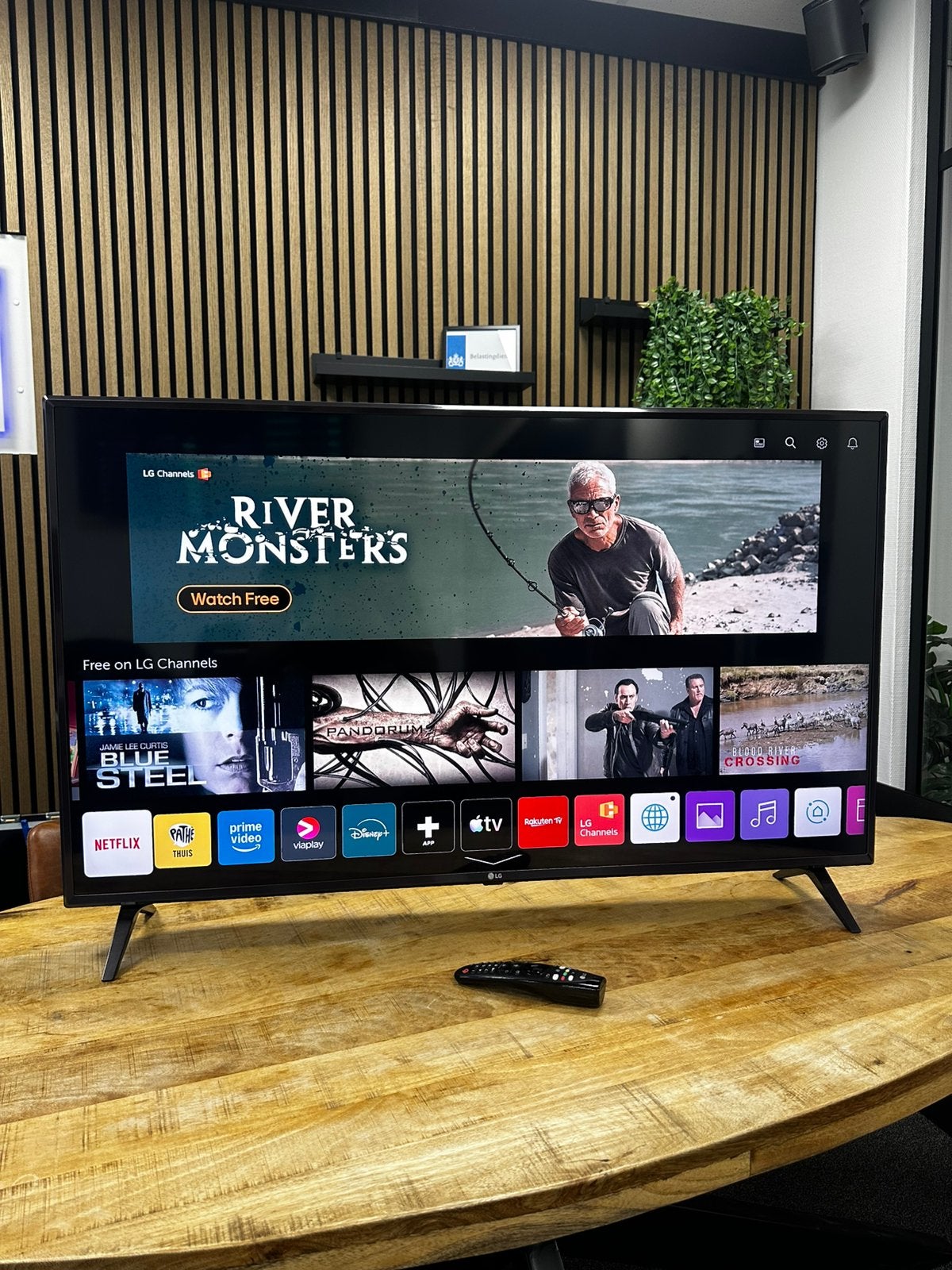 Goed werkende LG 50 inch 4K Ultra HD Smart TV met pootjes, Ophalen, 50 Hz, LCD, Zo goed als nieuw